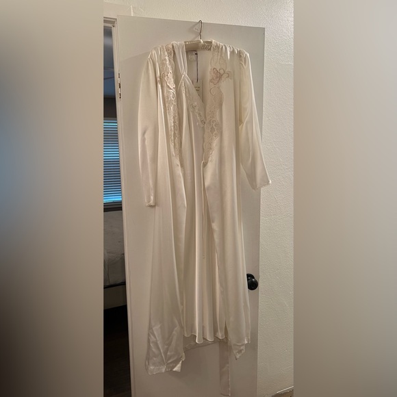 Vintage Cream Lace Embellished Robe and slip dress set - Picture 1 of 8